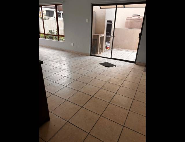 3 BEDROOM TOWNHOUSE TO LET IN REYNO RIDGE